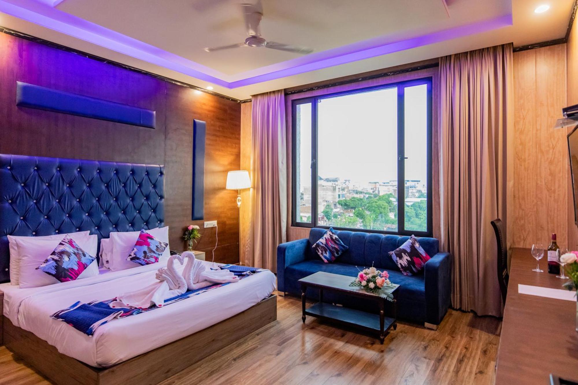 Foxoso Fiori Hotel Джайпур Екстериор снимка