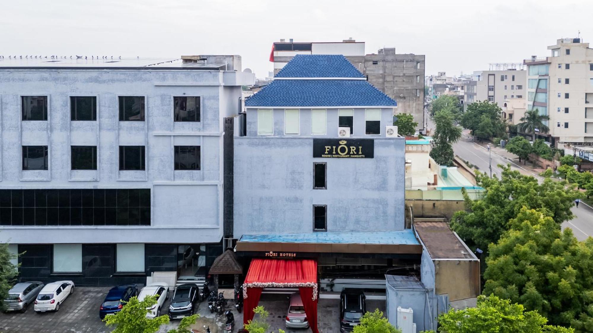 Foxoso Fiori Hotel Джайпур Екстериор снимка